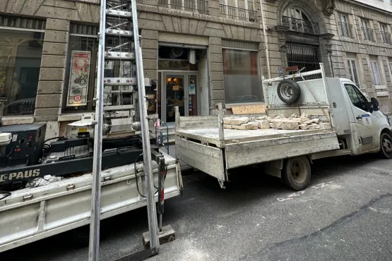 chantier et renovation monte meuble a lyon
